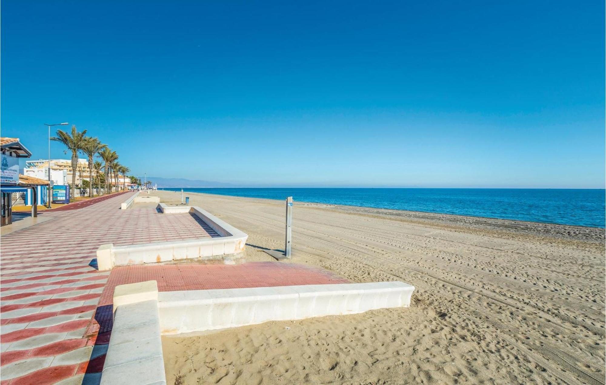 Gorgeous Apartment In Roquetas De Mar Buitenkant foto